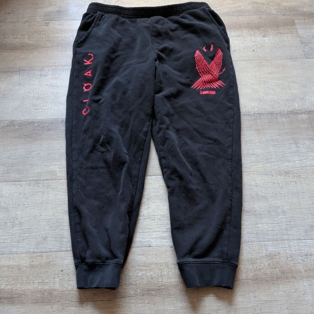 ​Cloak Jogger Sweatpants Mens Size L Black Red Logo "So Damn Good" Graphic